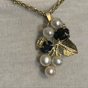 Vintage 18” Gold Necklace With Onyx & Pearls